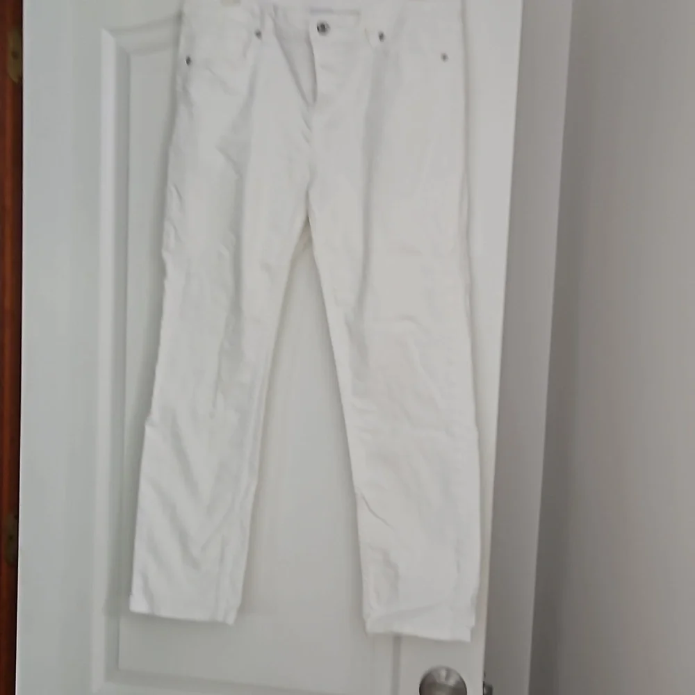 Jeans - Picture 1 of 4